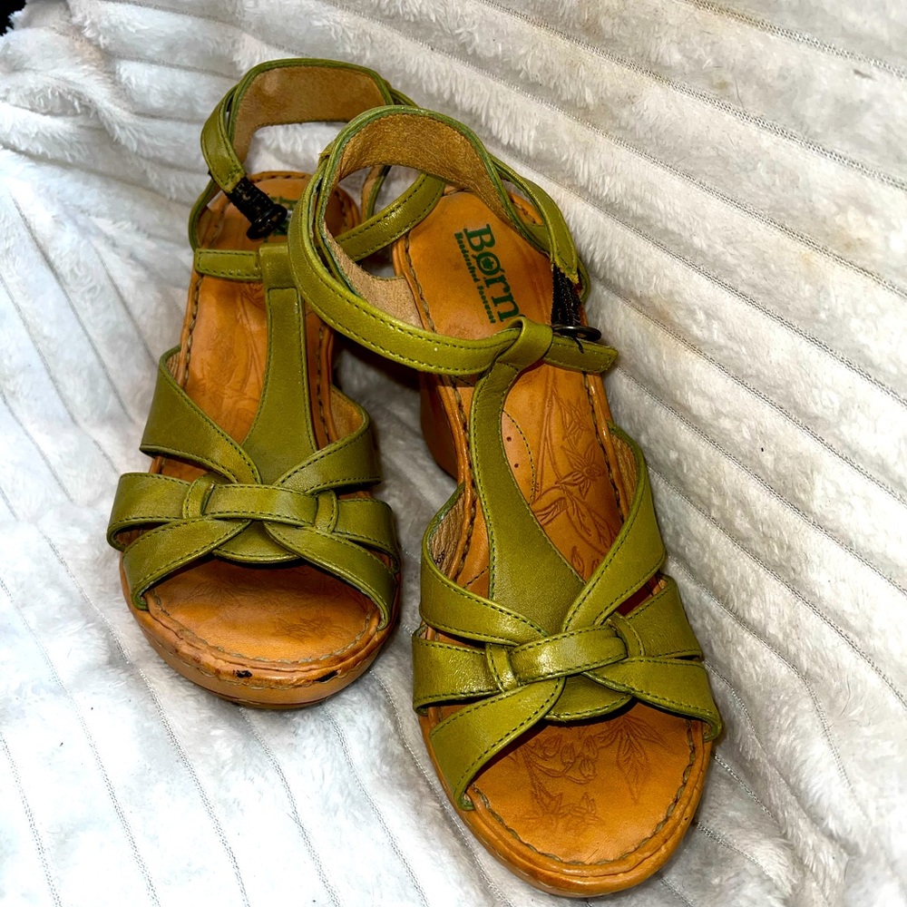Born brand vintage wedges